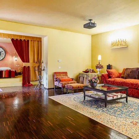 アパート Bohemian Spacious And Loft ボローニャ